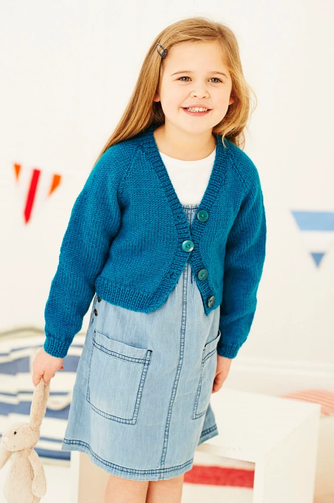 Strickanleitung Stylecraft Life DK Nr. 8904: Top und Jacke für Mädchen