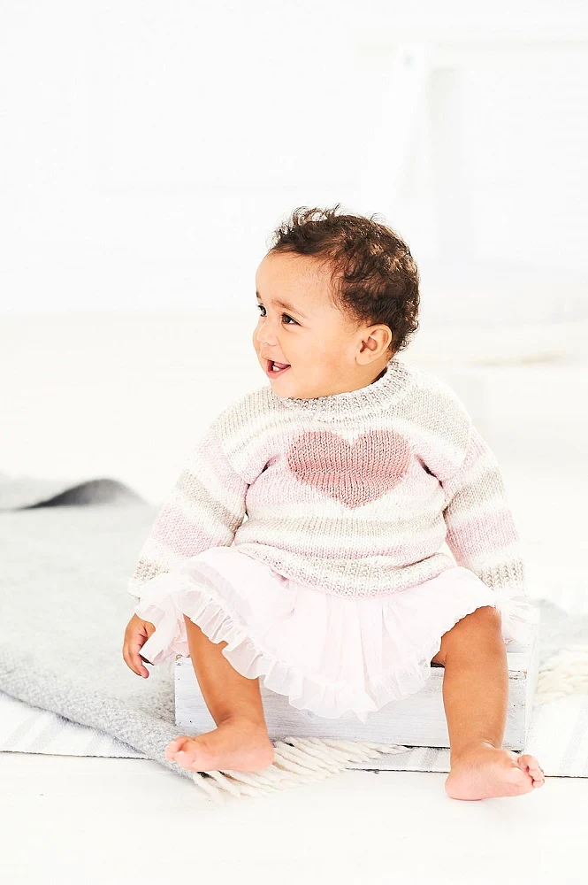 Strickanleitung Stylecraft Bambino Prints DK Nr. 9745 Baby-Pullover und -Jacke