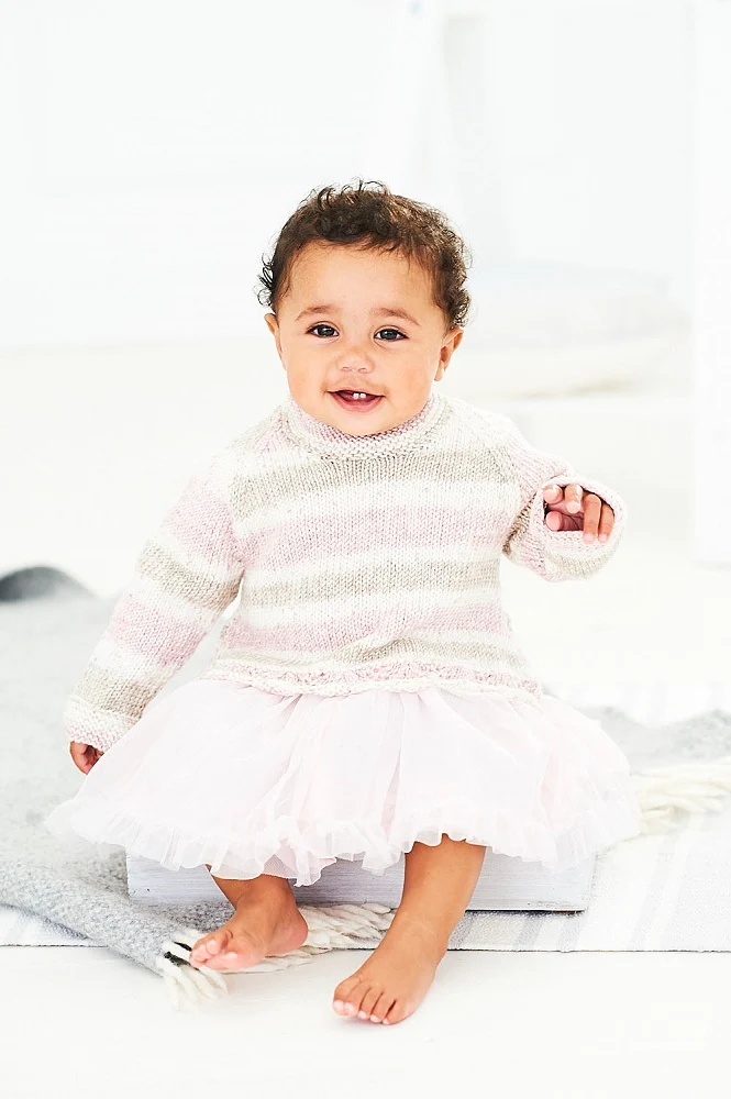 Strickanleitung Stylecraft Bambino Prints DK Nr. 9747 Baby-Pullover und -Jacke