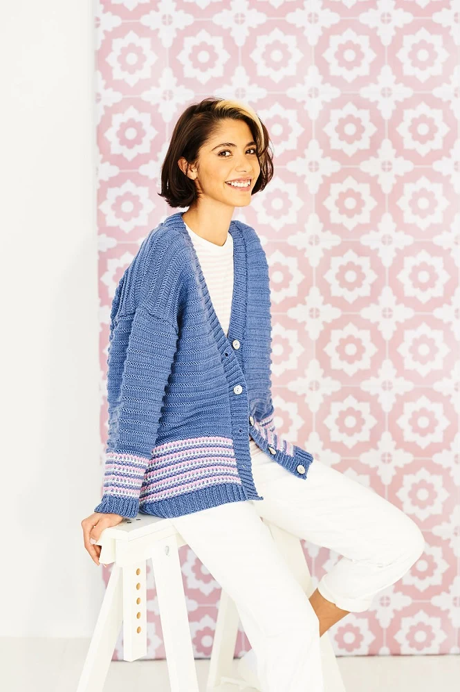 Strickanleitung Stylecraft Bellissima DK Nr. 9847 – Jacke und Pullover