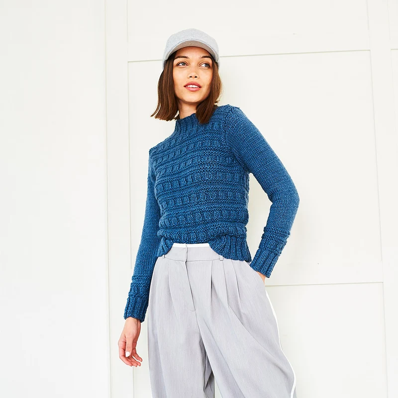 Stylecraft-Strickanleitung „Softie Turtle- and Round Neck Sweater“ (2 Designs)