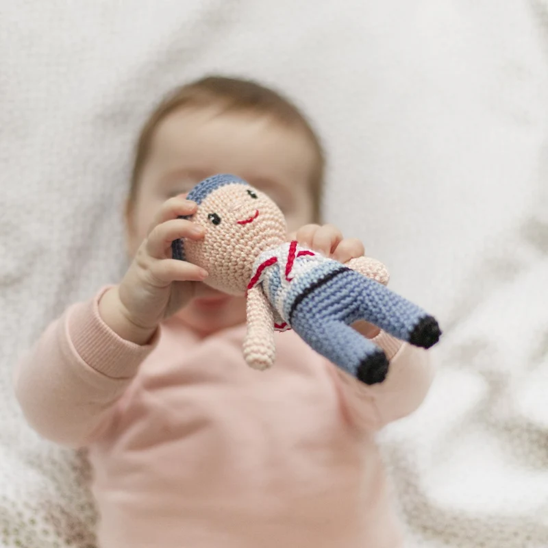 Häkelpaket für eine kleine Matrosenfigur