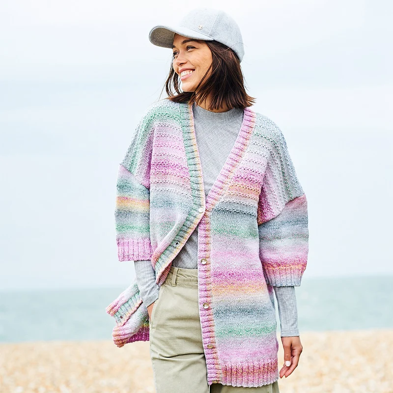 Stylecraft-Strickanleitung „Chromatic“ – Cardigan mit kurzen und langen Ärmeln (2 Designs)