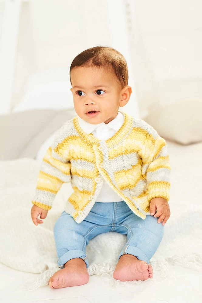 Strickanleitung Stylecraft Bambino Prints DK Nr. 9844 Baby-Jacke und -Pullover (digital)