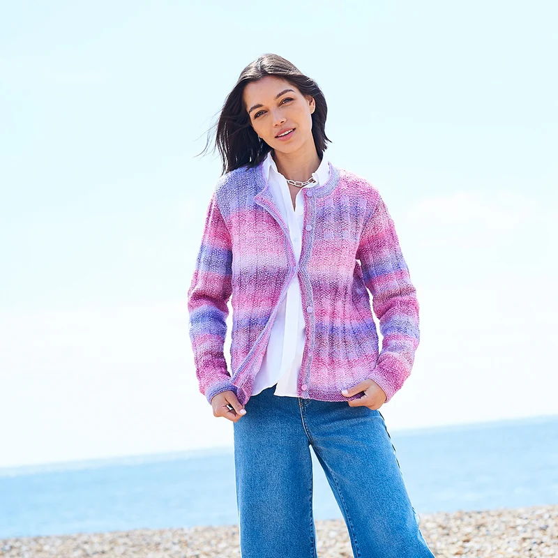Stylecraft-Strickanleitung „Chromatic Round- And V-Neck Cardigan“ (2 Designs)
