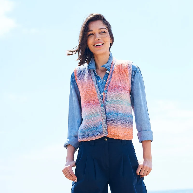 Stylecraft-Strickanleitung „Chromatic Round- And V-Neck Waistcoat“ (2 Designs)