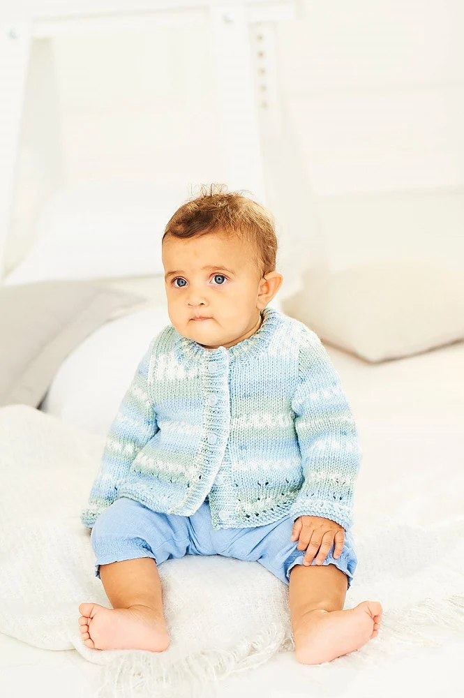 Strickanleitung Stylecraft Bambino Prints DK Nr. 9842: Baby-Pullover und -Jacke