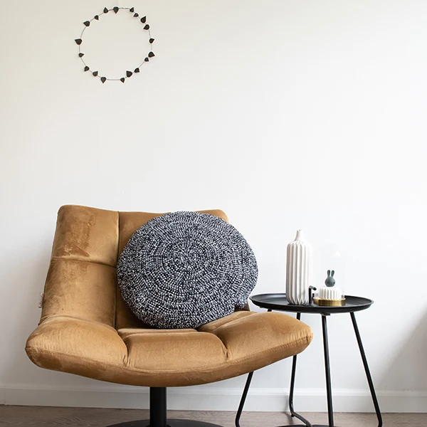 Yarn and Colors Dazzling Comfy Cushion Häkelpaket Weiß / Schwarz