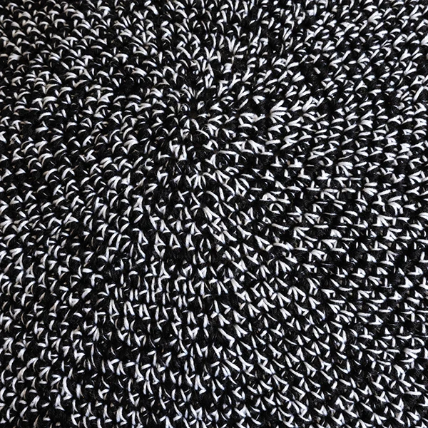 Yarn and Colors Dazzling Comfy Cushion Häkelpaket Weiß / Schwarz