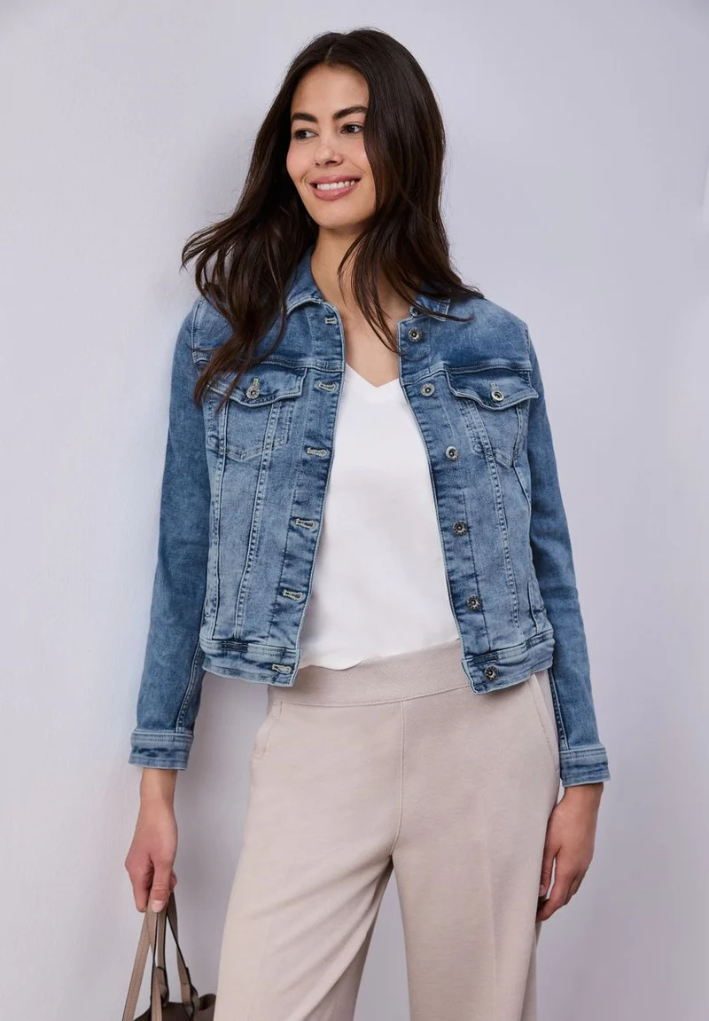 Jeansjacke mit Brusttaschen und Knöpfen