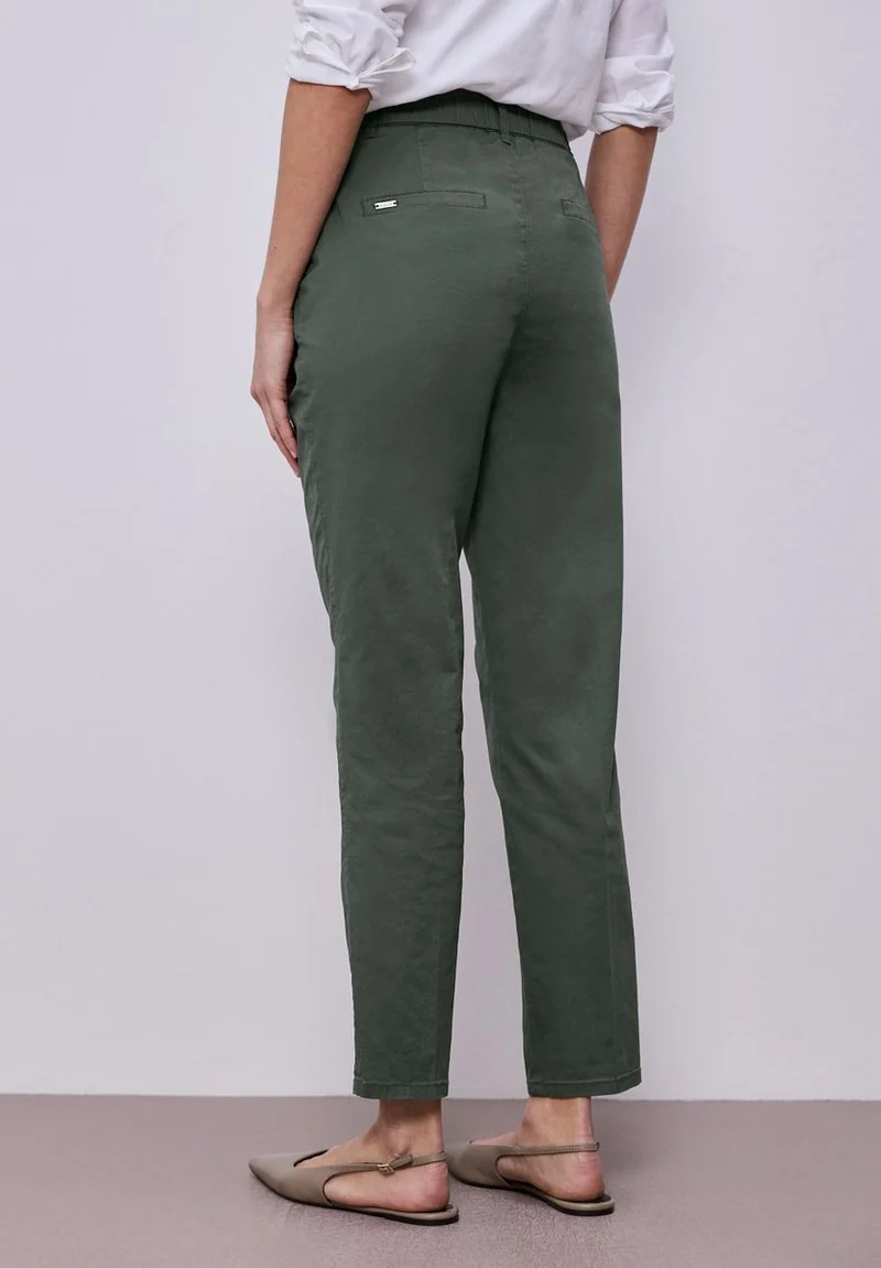 Chino im Casual Fit in softer Qualität
