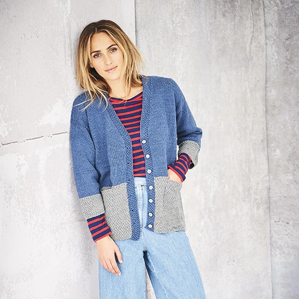 Strickanleitung Stylecraft Bellissima DK Nr. 9585 Pullover und Jacke mit Taschen