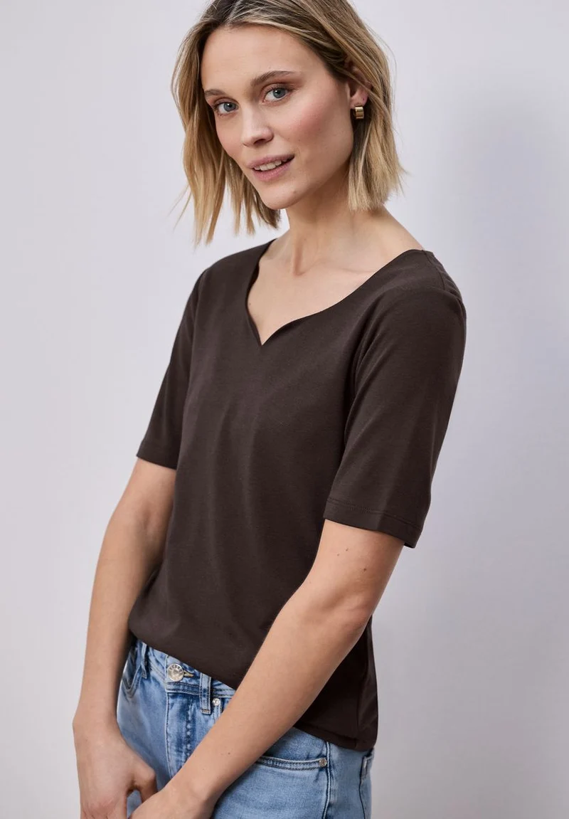 Basic T-Shirt mit Herzausschnitt
