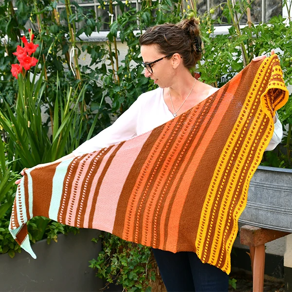 Strickpaket „Sweet Seventies“ – Umschlagtuch