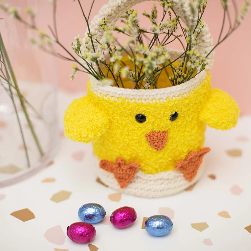 Häkelanleitung für einen Osterkorb mit Küken