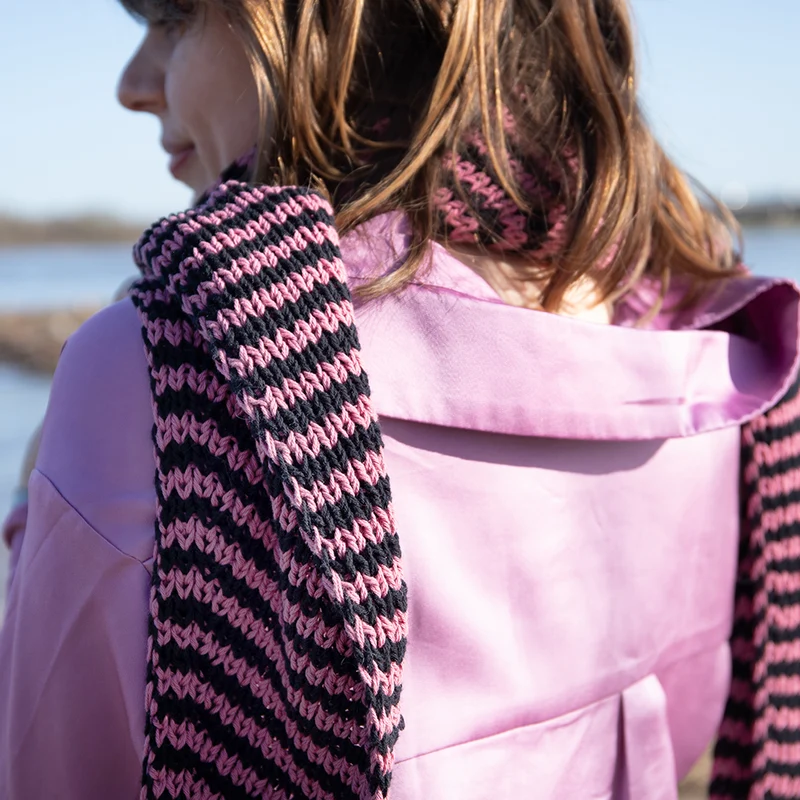 Strickpaket für einen gestreiften Schal