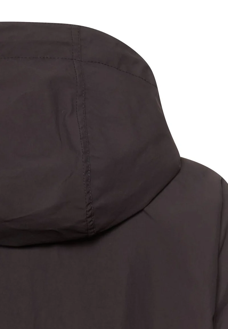 Leicht packbare Übergangsjacke im Oversized Fit