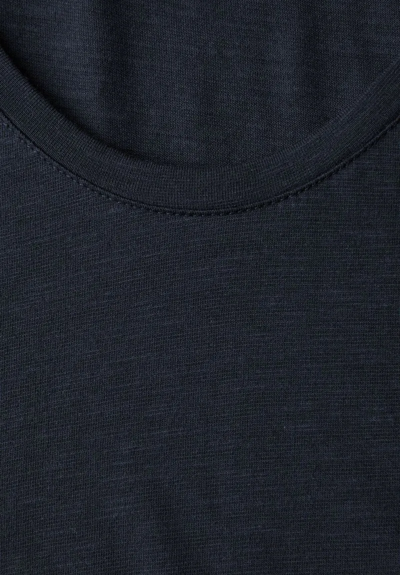 Basic T-Shirt mit gerundetem V-Neck