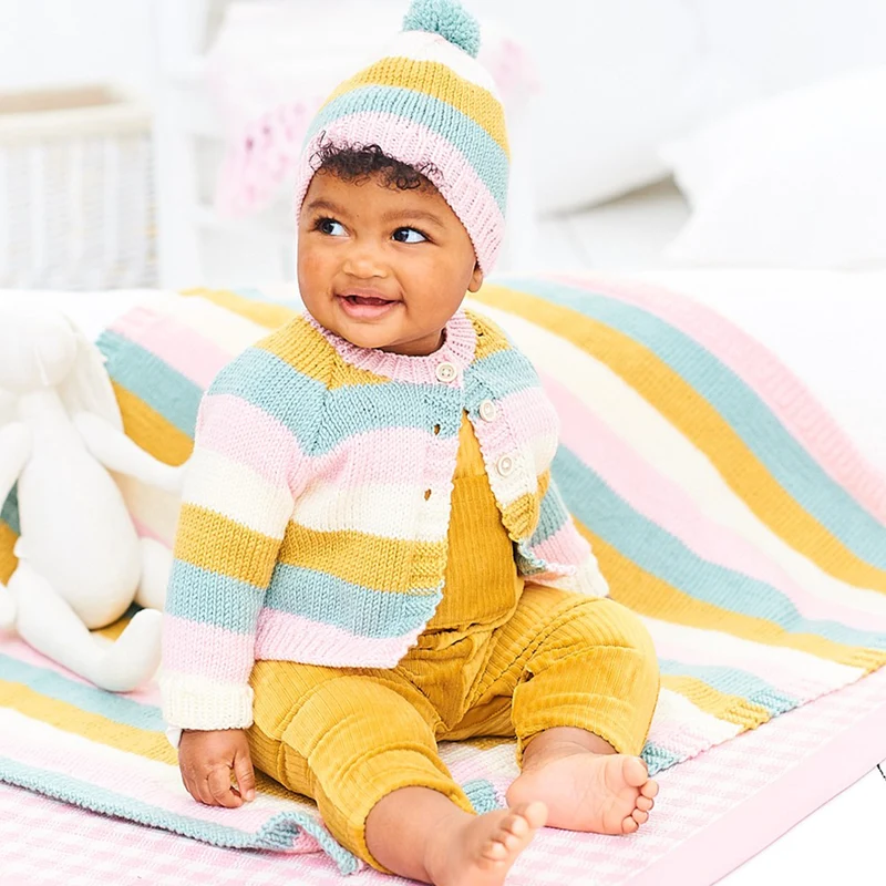 Strickanleitung „Stylecraft Sweet Dreams“ – Baby-Strickjacke, Mütze und Decke