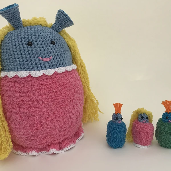 Häkelanleitung „Mama und die Monster“