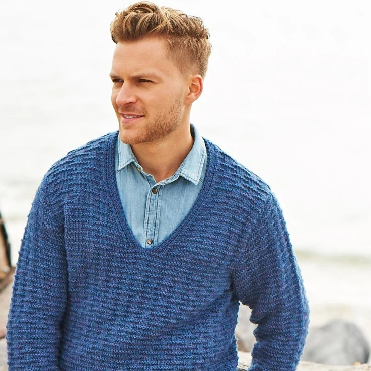 Strickanleitung Stylecraft Aran Nr. F052 Herrenpullover mit V-Ausschnitt (digital)