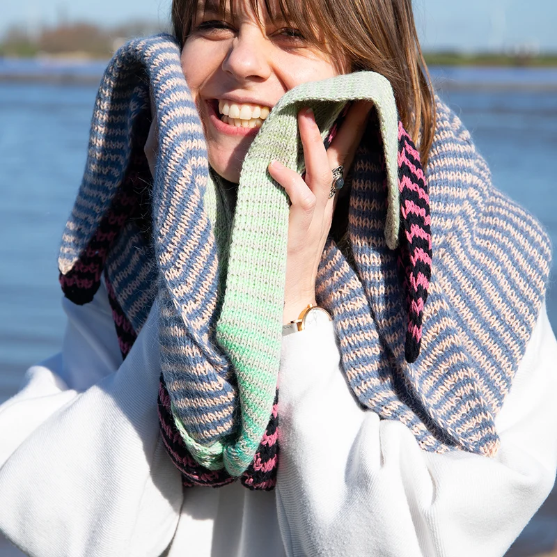 Strickpaket für einen gestreiften Seidenschal