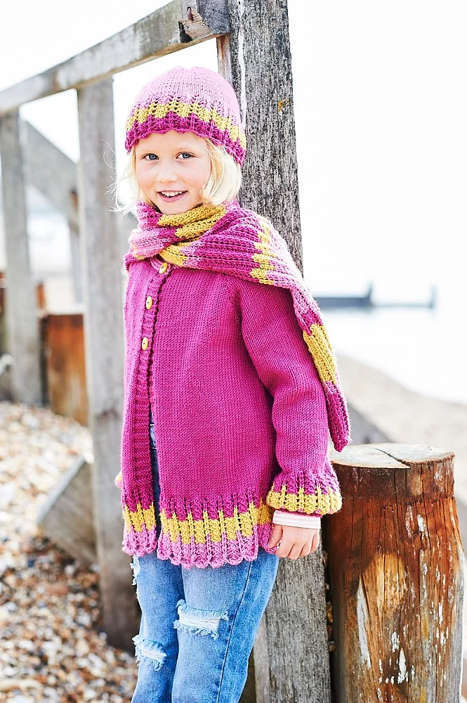Strickanleitung Stylecraft Bellissima DK Nr. 9706: Jacke, Schal und Mütze für Mädchen