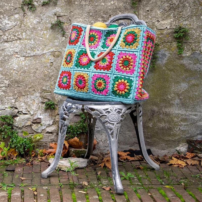 Trendige Granny Square-Tasche-XL-Häkelpaket