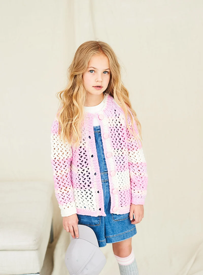 Stylecraft-Strickjacke und -Pullover aus „Merry Go Round Chunky“ 10047