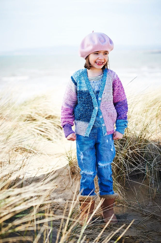 Strickanleitung Stylecraft Batik Swirl DK Nr. 9538: Kinderpullover, Jacke und Schal (digital)