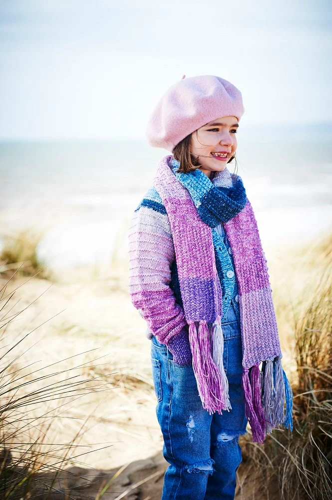 Strickanleitung Stylecraft Batik Swirl DK Nr. 9538: Kinderpullover, Jacke und Schal (digital)