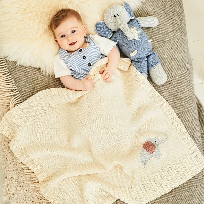 Strickanleitung Stylecraft Bellissima DK Nr. 9854 Adam & Astrid Elefant und Decke
