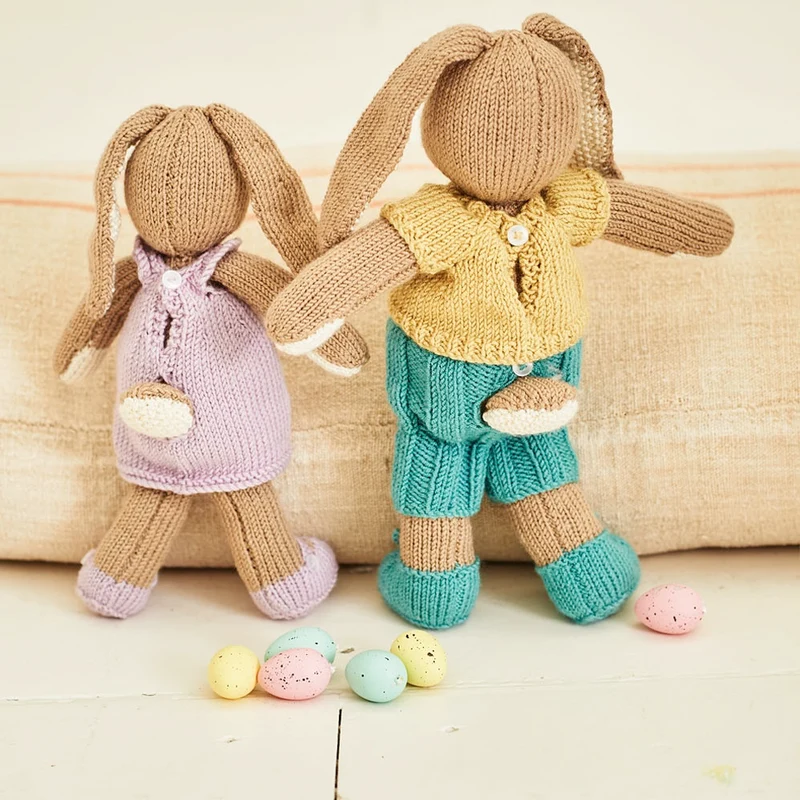 Strickanleitung Stylecraft Bellissima DK Nr. 9855 Bertie & Bettie: Hase und Jacke (digital)