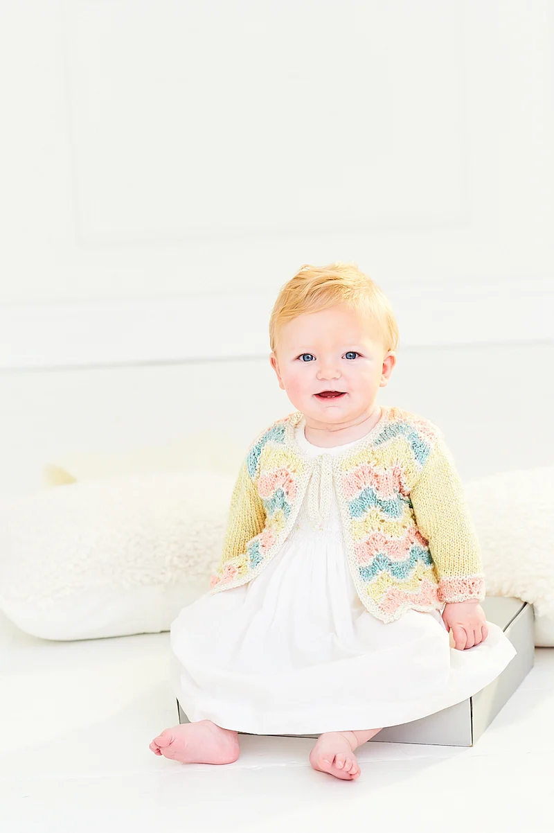 Strickanleitung „Stylecraft Baby Sparkle“ – Strickjacken & Decke