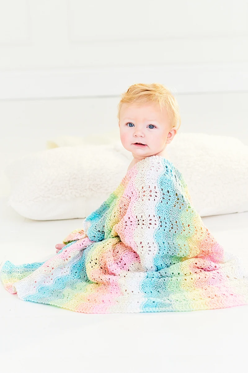 Strickanleitung „Stylecraft Baby Sparkle“ – Strickjacken & Decke