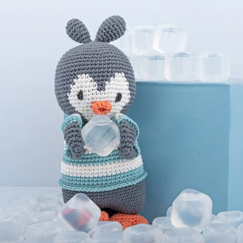 Yarn and Colors „Hoshi the Penguin“ Häkelpaket