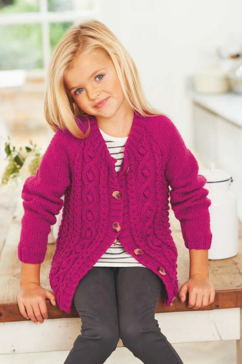 Strickanleitung Stylecraft Aran Nr. 8933 – Strickjacke für Mädchen