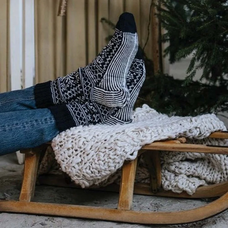 Strickanleitung „Durable December Snow Socks“ (digital)
