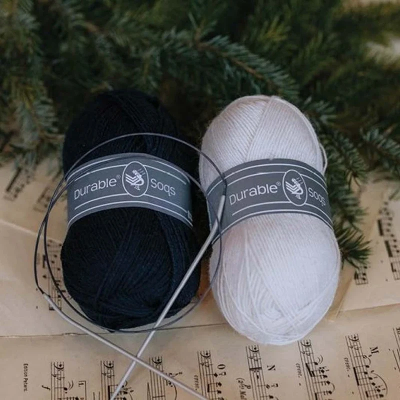 Strickanleitung „Durable December Snow Socks“ (digital)