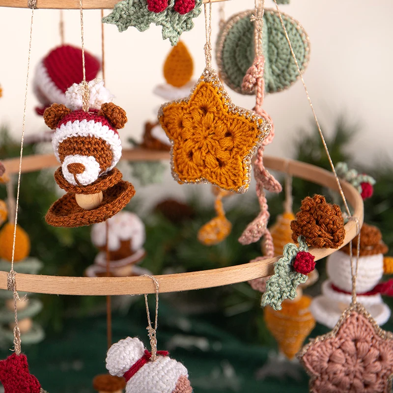 Weihnachtsanhänger-Adventskalender-Häkelpaket