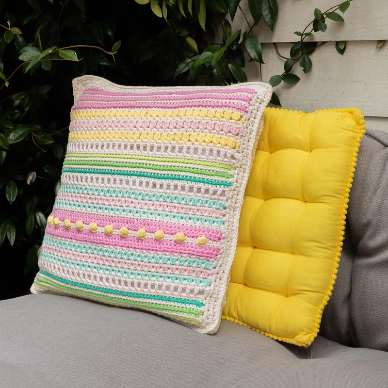 Häkelanleitung „Yarn and Colors Garden Party Cushion“ (digital)
