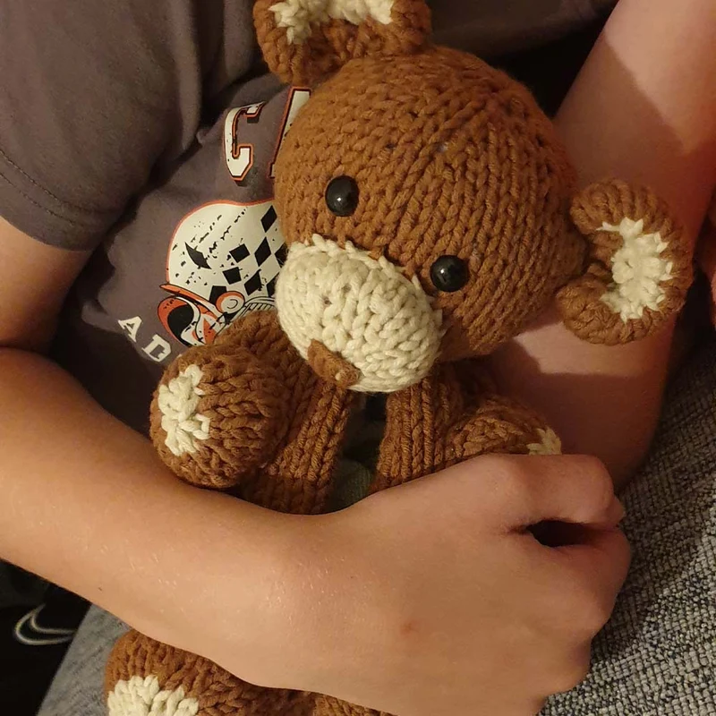 Strickanleitung „Pim Pyjama-Bär“