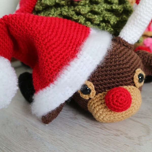 Häkelpaket „Rudolf unter dem Weihnachtsbaum“