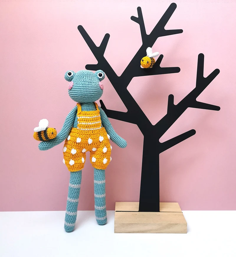 Häkelpaket „Frosch Farah“ – Mrs. Milly
