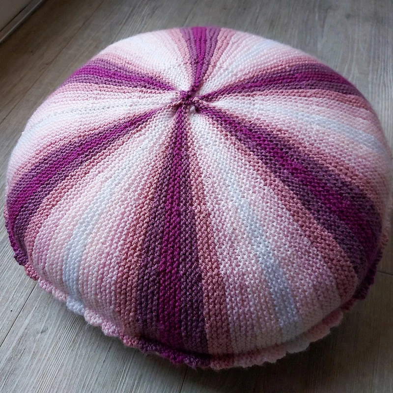 Strickanleitung „Wheel of Fade“ – Kissen