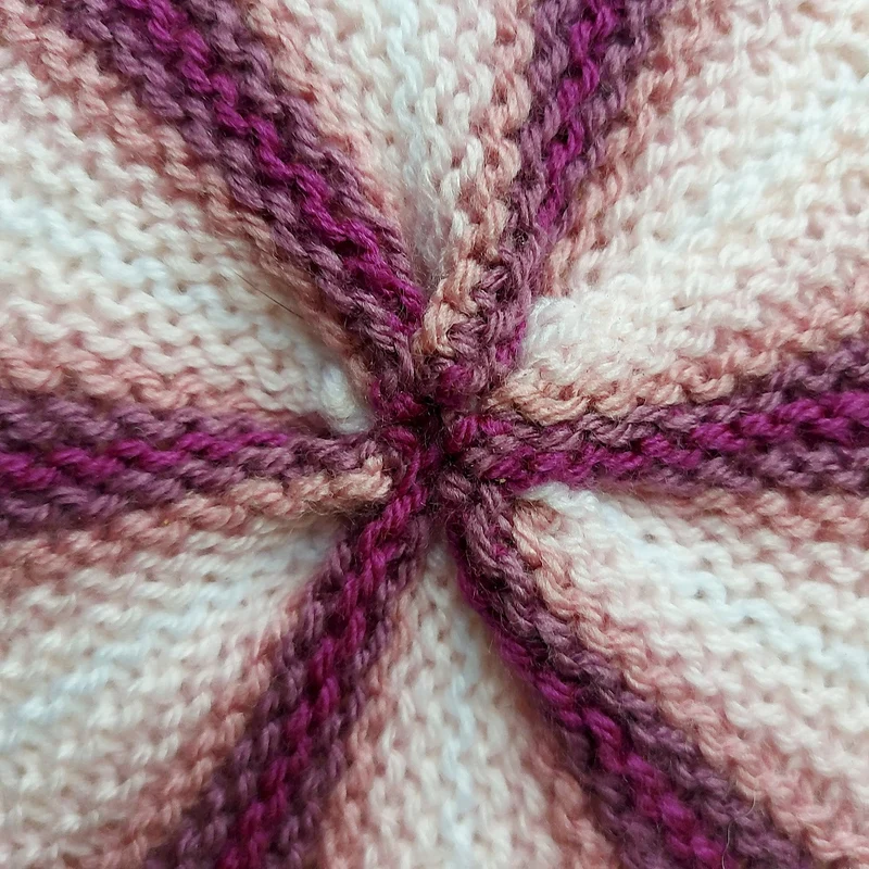Strickanleitung „Wheel of Fade“ – Kissen