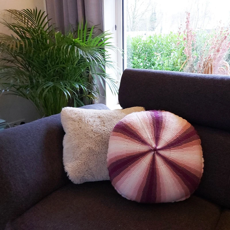 Strickanleitung „Wheel of Fade“ – Kissen