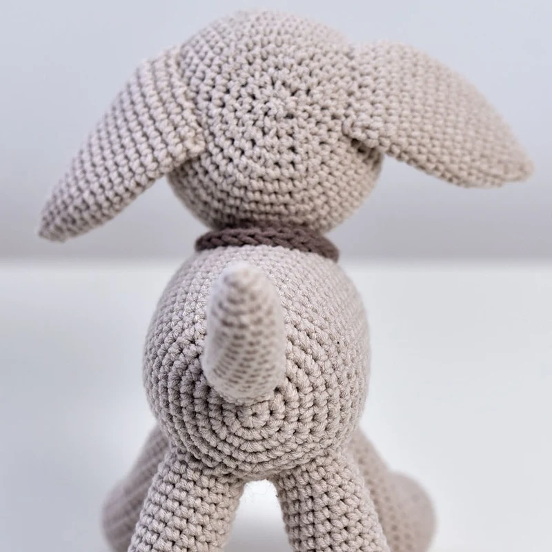 Häkelanleitung „Cosy“ – kleiner Zughund Poppy (digital)