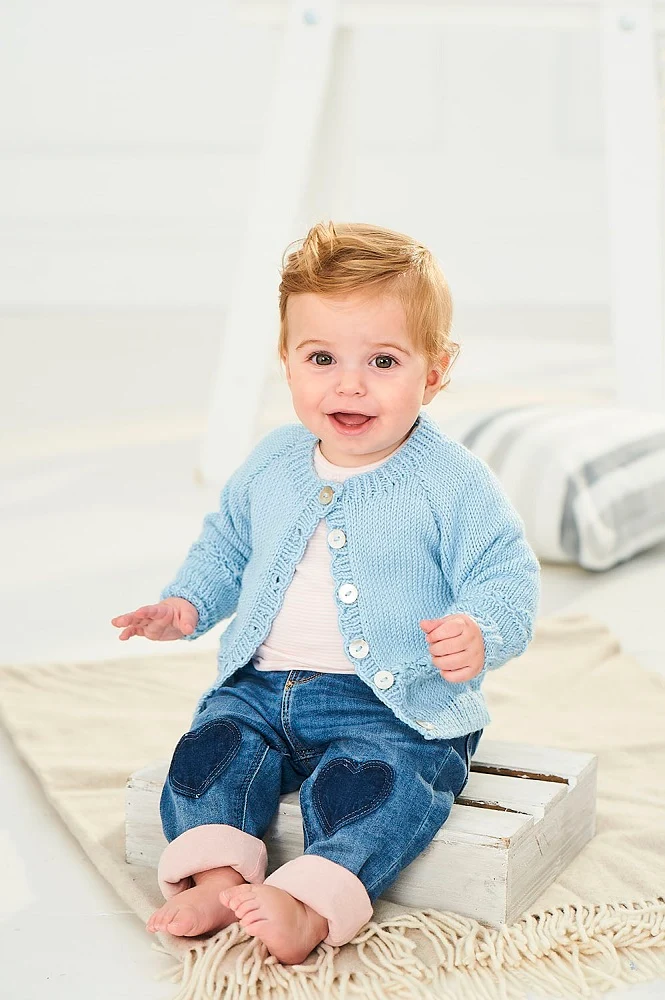 Strickanleitung Stylecraft Bambino DK Nr. 9759 Babyjacken