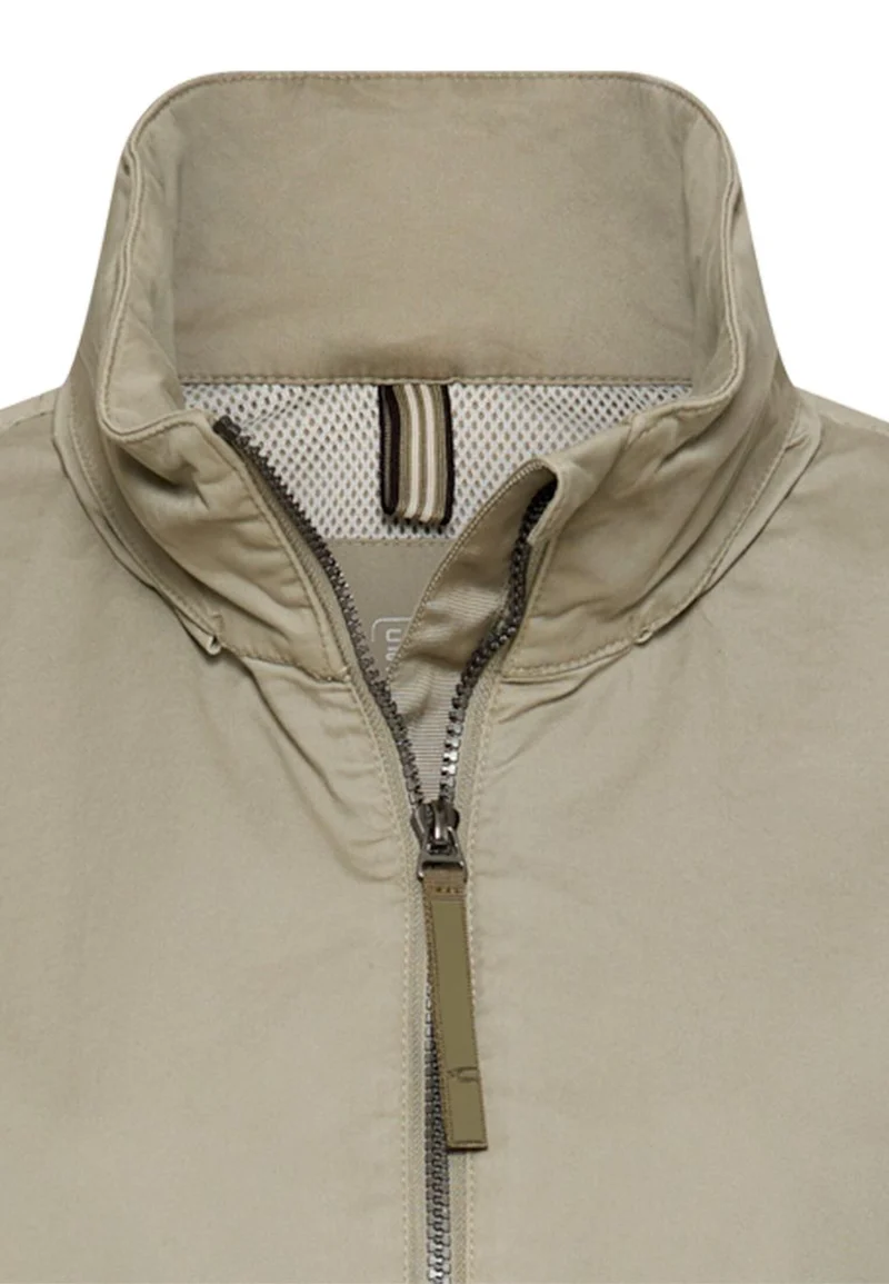 Blouson mit ausrollbarer Kapuze